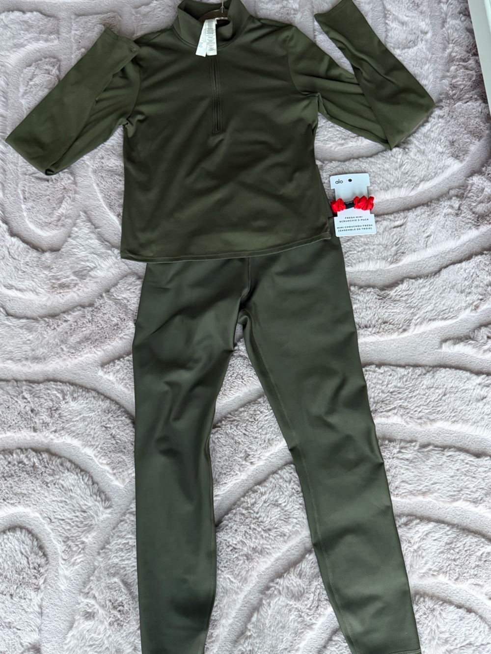 Alo Yoga Green Olive Set with softsculput Half-Zip Top and airlift 7/8 legging